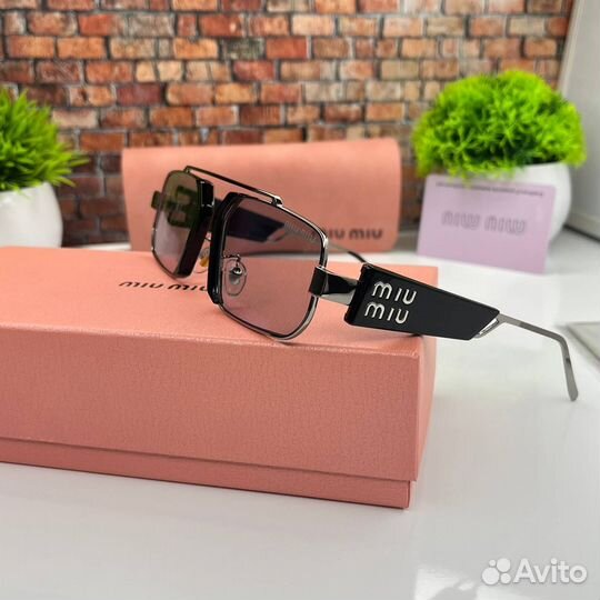 Солнцезащитные очки miu miu