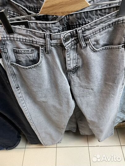 Джинсы бананы