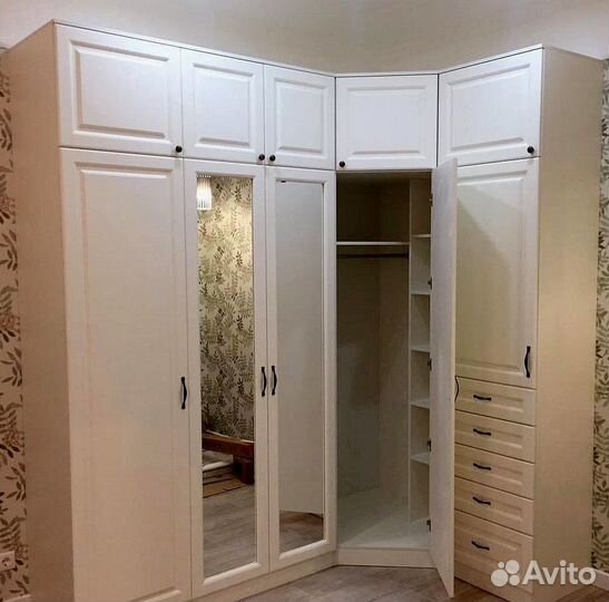 Угловой шкаф