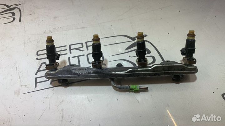 Топливная рампа с форсунками Honda Cr-V 3 RE5