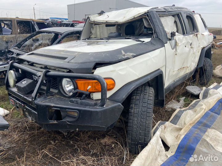 Toyota FJ cruiser GSJ15L В полный разбор