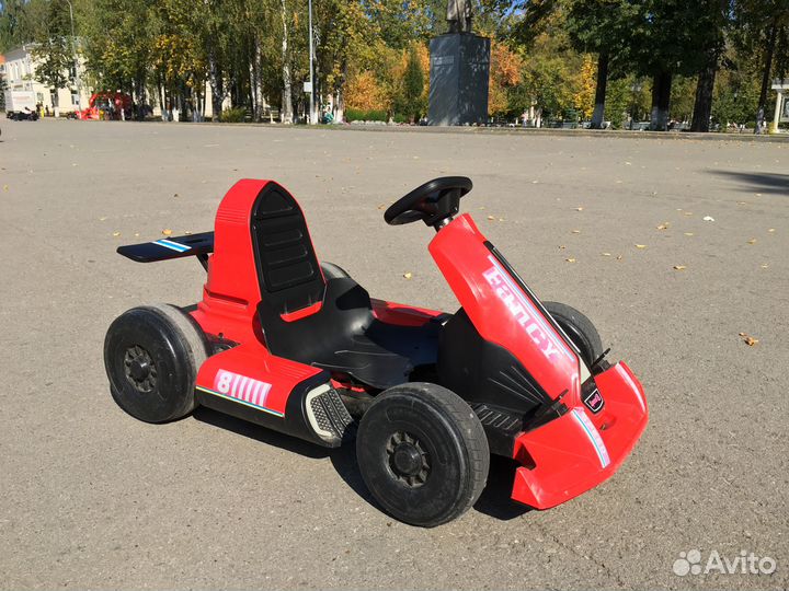 Детский электромобиль