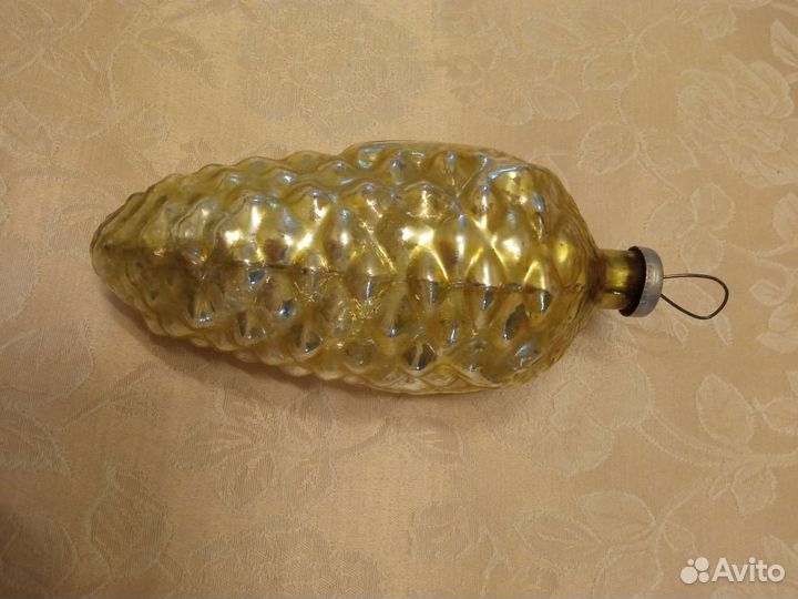 Кремлёвская ёлочная игрушка шишка