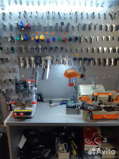 Ремонт обуви и одежды, изготовление ключей, ателье