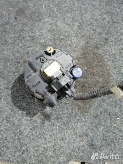 Фара противотуманная правая Nissan Tiida C11