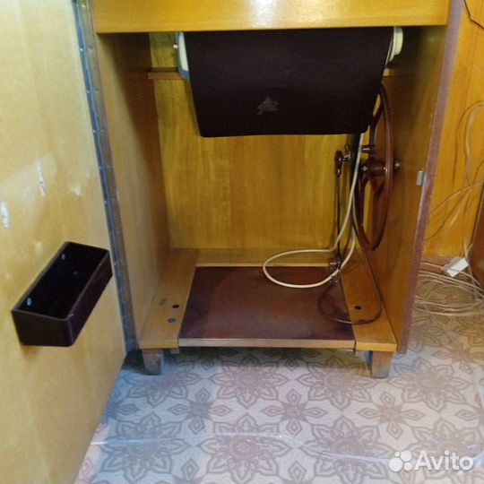 Швейная машинка ножная