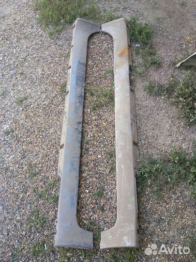 Накладки на пороги.Ниссан Primea