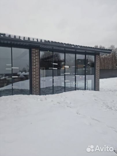 Безрамное остекление беседки