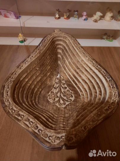 Блюдо из дерева,пр-во Индии, в виде груши,342310