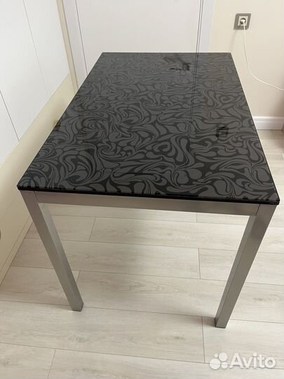 Кухонный стол