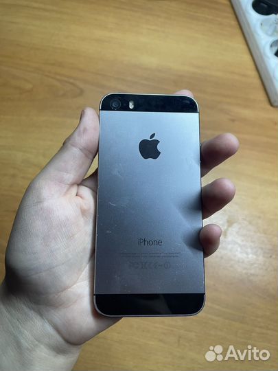Телефон iPhone 5s