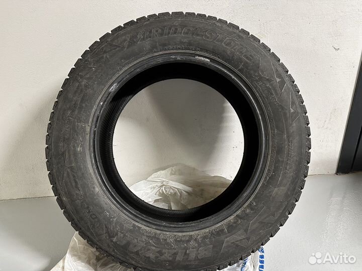 Bridgestone Blizzak DM-V2 235/65 R18 106S