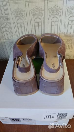 Босоножки женские