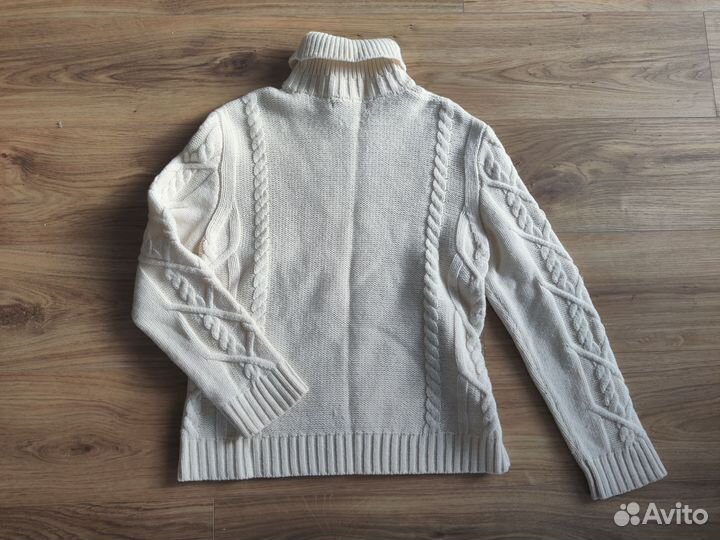 Свитер шерстяной