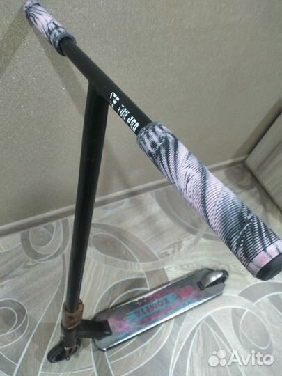 Самокат трюковой