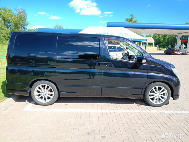 Nissan Elgrand 2.5 AT, 2006, 228 000 км