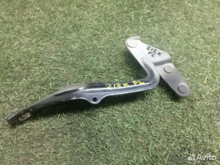 Петля капота передняя левая Ford Focus 2 CB4