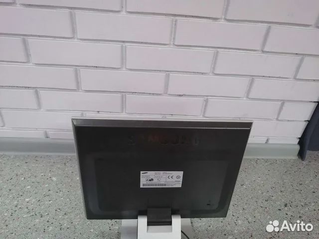 Монитор Samsung SyncMaster 152S