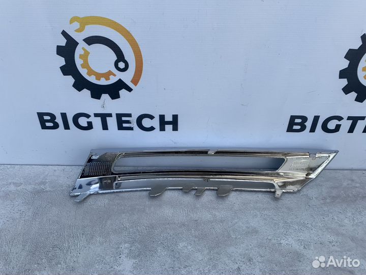 Накладка дхо Mercedes W166 A1668850774