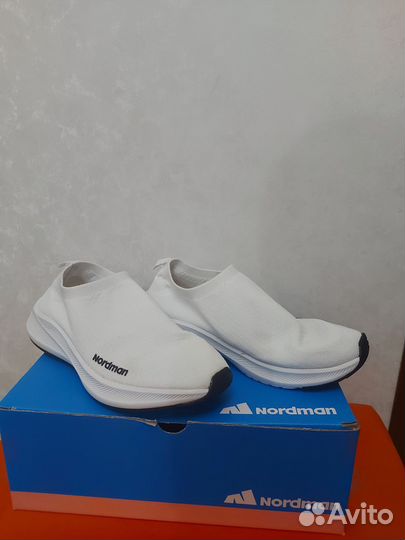 Кроссовки женские 37 размер