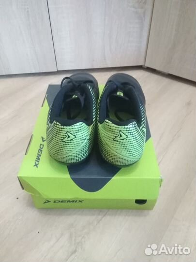 Футбольные бутсы demix