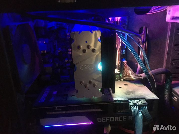 Материнская плата с процессором и башней