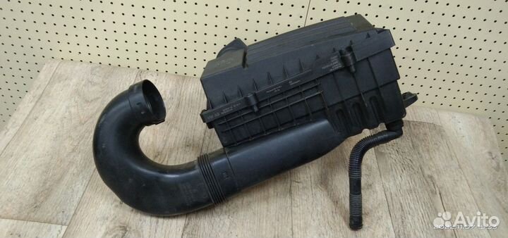 Корпус воздушного фильтра Volkswagen Tiguan