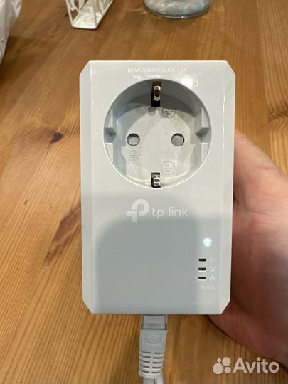 AV600 Wi-Fi Powerline адаптер 300 Мбит/с