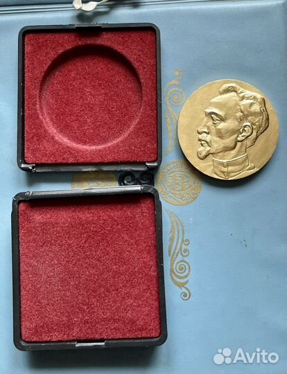 Тяжелая настольная медаль Феликс Дзержинский