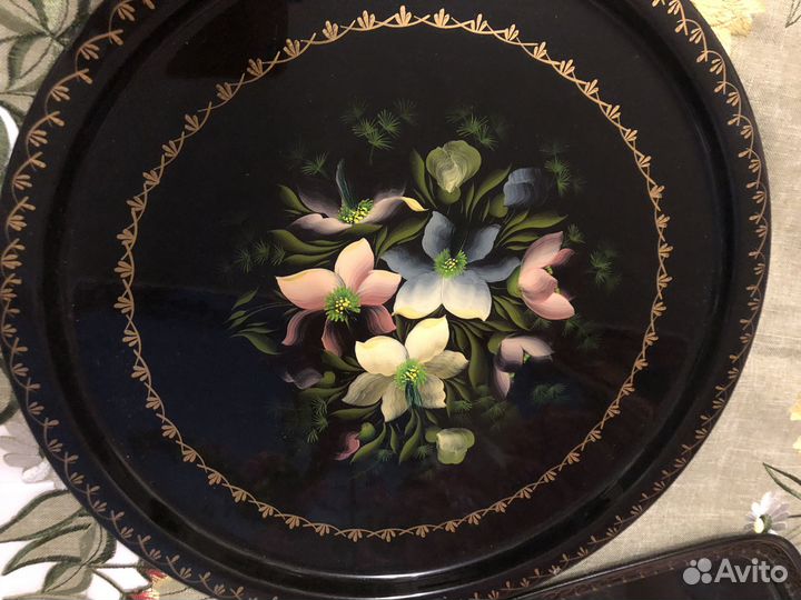 Жостовский поднос и мельхиоровые ложки