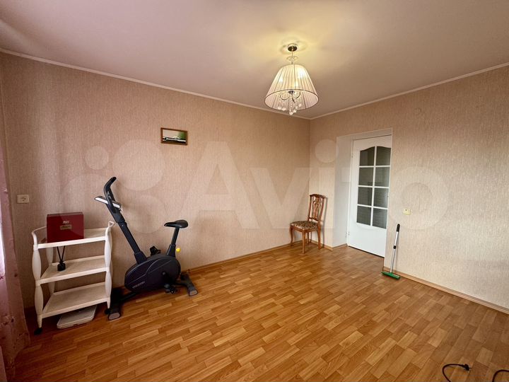 3-к. квартира, 80 м², 9/14 эт.