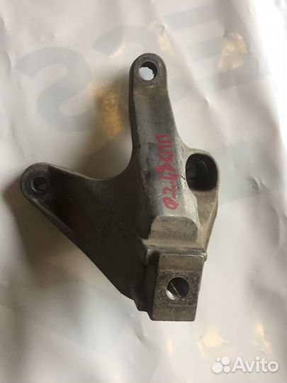 Форд фокус 2 кронштейн МКПП 1.8л.2л