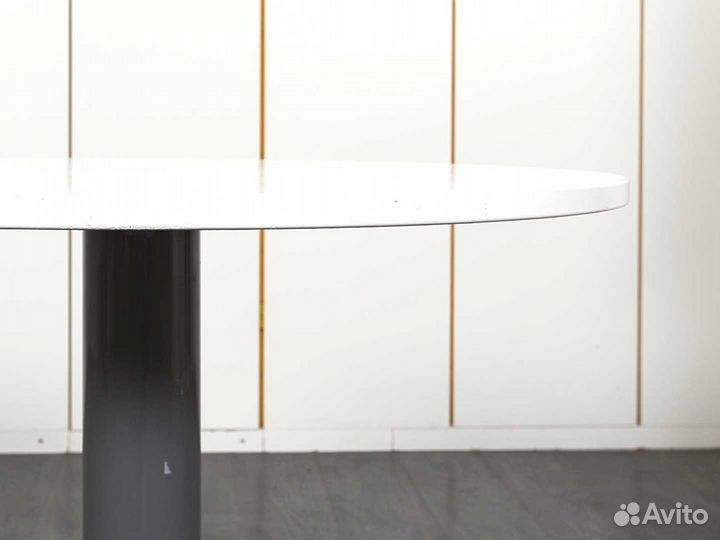 Стол для переговоров