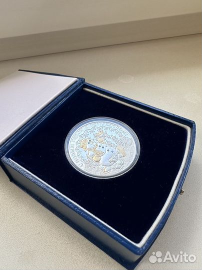 Серебряная монета с позолотой «Снеговик»