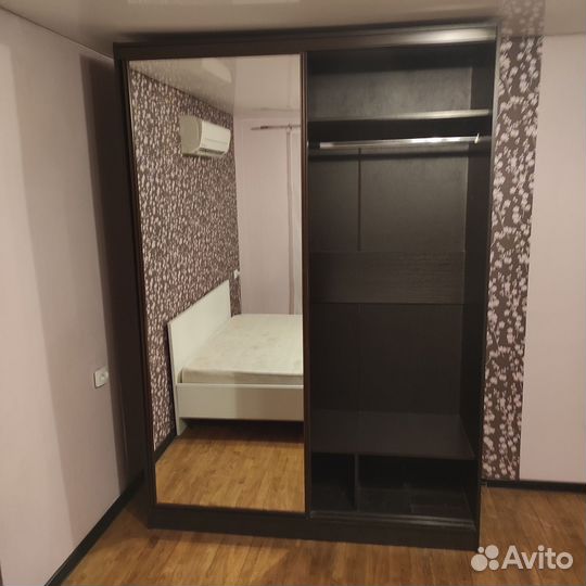 Шкаф купе с зеркалом