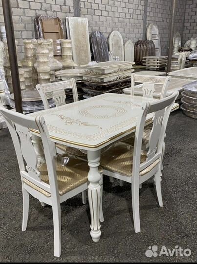 Столы и стулья