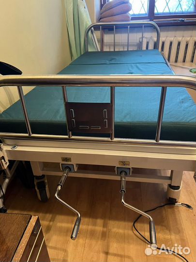 Медицинская кровать для лежачих больных