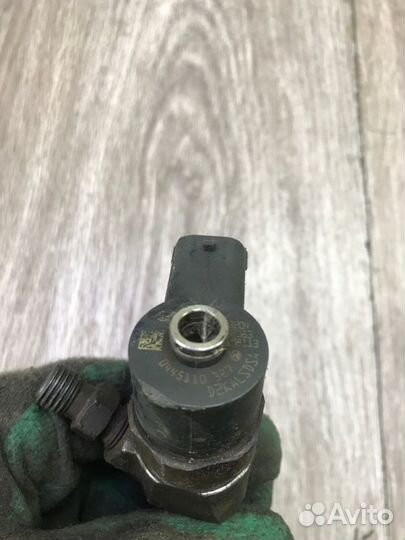 Топливная форсунка Opel Insignia A20DTH