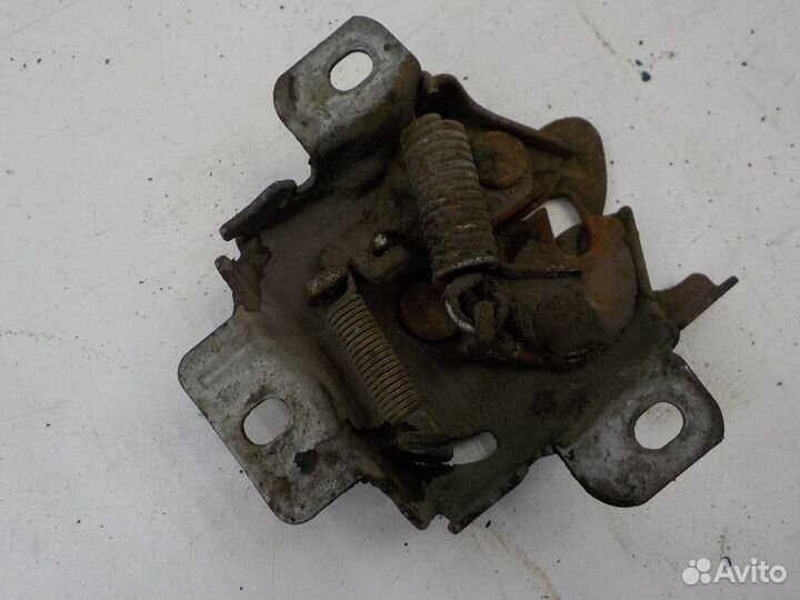 Замок капота Suzuki SX-4 2006