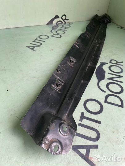 Планка радиатора Volkswagen Touareg 7L дорест