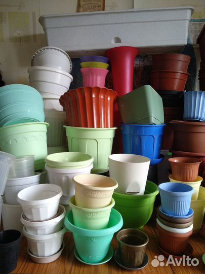 Пластиковые горшочки для цветов