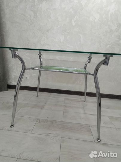 Кухонный стол