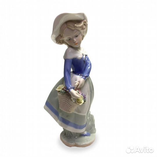 Девушка с цветами - фарфор, Статуэтка ru*069к