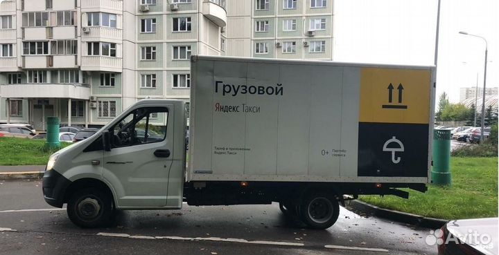 Водитель Яндекс.Грузовой со свои авто гибкий графи