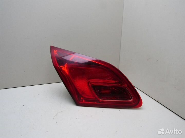 Фонарь задний внутренний левый Opel Astra J 2010