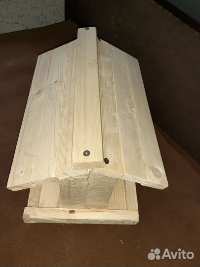 Кормушка для птиц из дерева