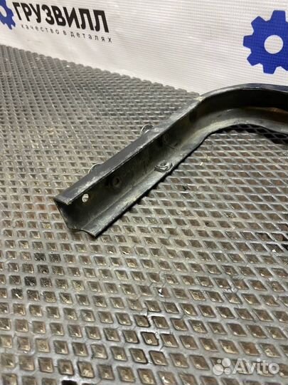 Кронштейн крыла правый Volvo FH4 84094870