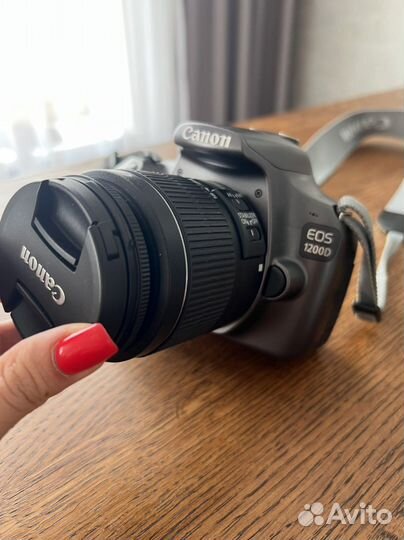 Зеркальный фотоаппарат canon 1200d