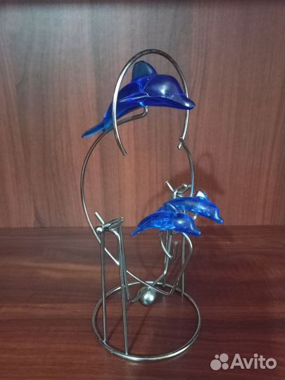 Дельфины и вазы