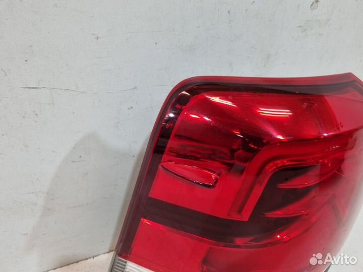 Фонарь задний левый Toyota Land Cruiser 200